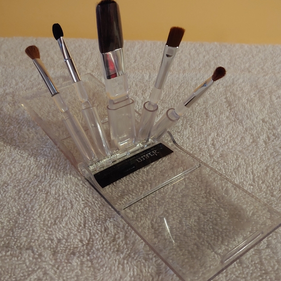 Avon Mark travel brush set - Picture 2 of 2